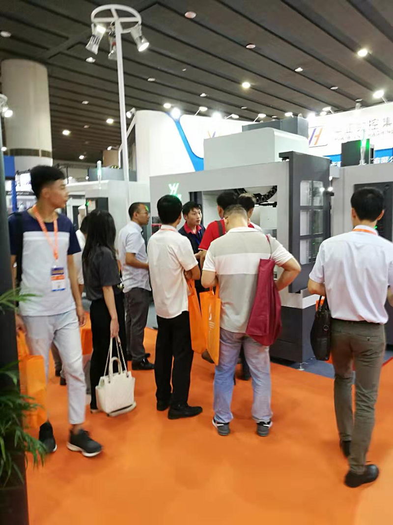 2019广东工博会华亚数控现场照片 (5).jpg